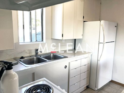 5830 East Appian Way , #B, Long Beach, CA 90803