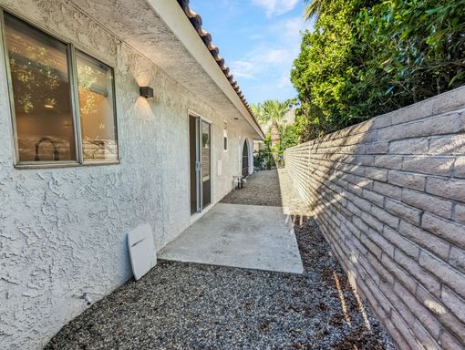 2552 N. Junipero Ave , Unit A , Palm Springs, CA 92262