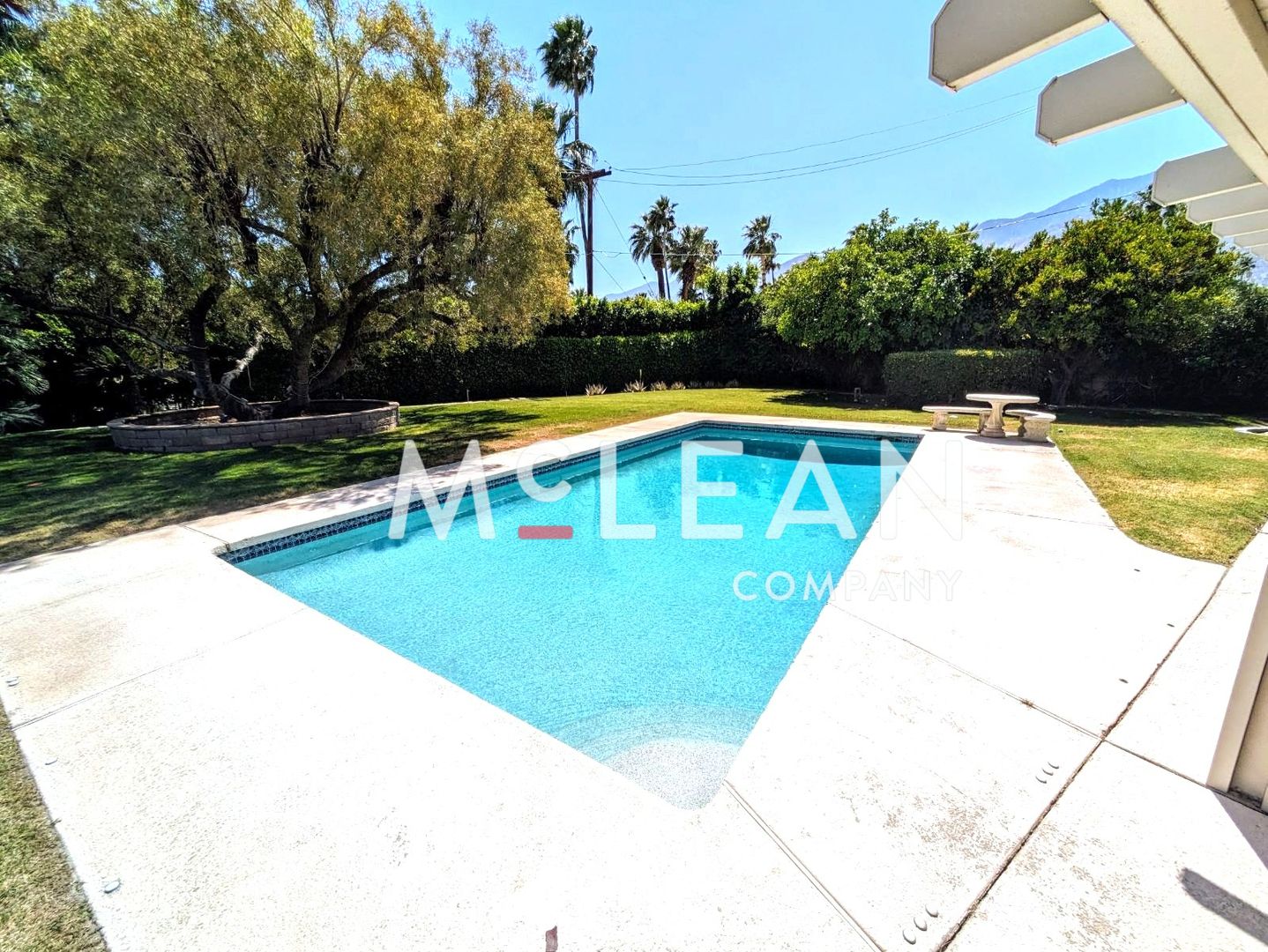 Palm Springs House: 2737 E Plaimor Avenue