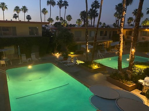 2290 South Palm Canyon Drive, Unit 20, Palm Springs, CA 92264