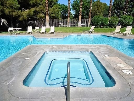 680 North Ashurst Court, Unit I101, Palm Springs, CA 92262