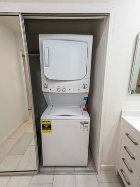 2552 N. Junipero Ave , Unit A , Palm Springs, CA 92262