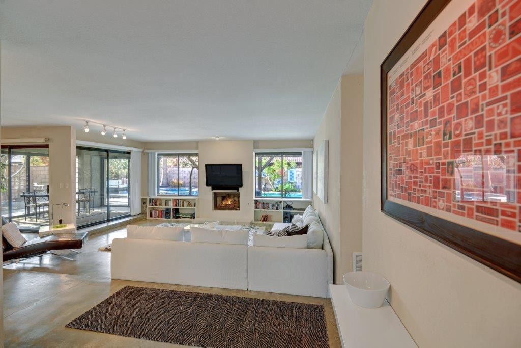 Cathedral City House: 67410 Garbino Road