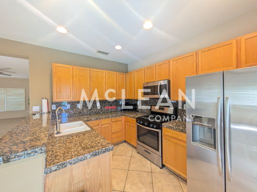 1669 E Racquet Club Road, Palm Springs, CA 92262