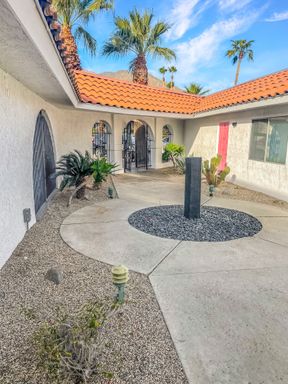 2552 N. Junipero Ave , Unit A , Palm Springs, CA 92262