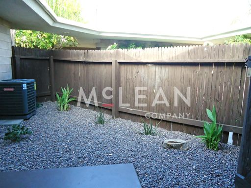 630 S Grenfall Road #11, Palm Springs, CA 92264