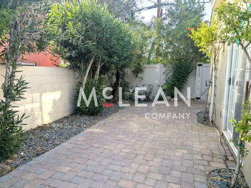  594 S Calle Abronia , Apt 3, Palm Springs, CA 92264