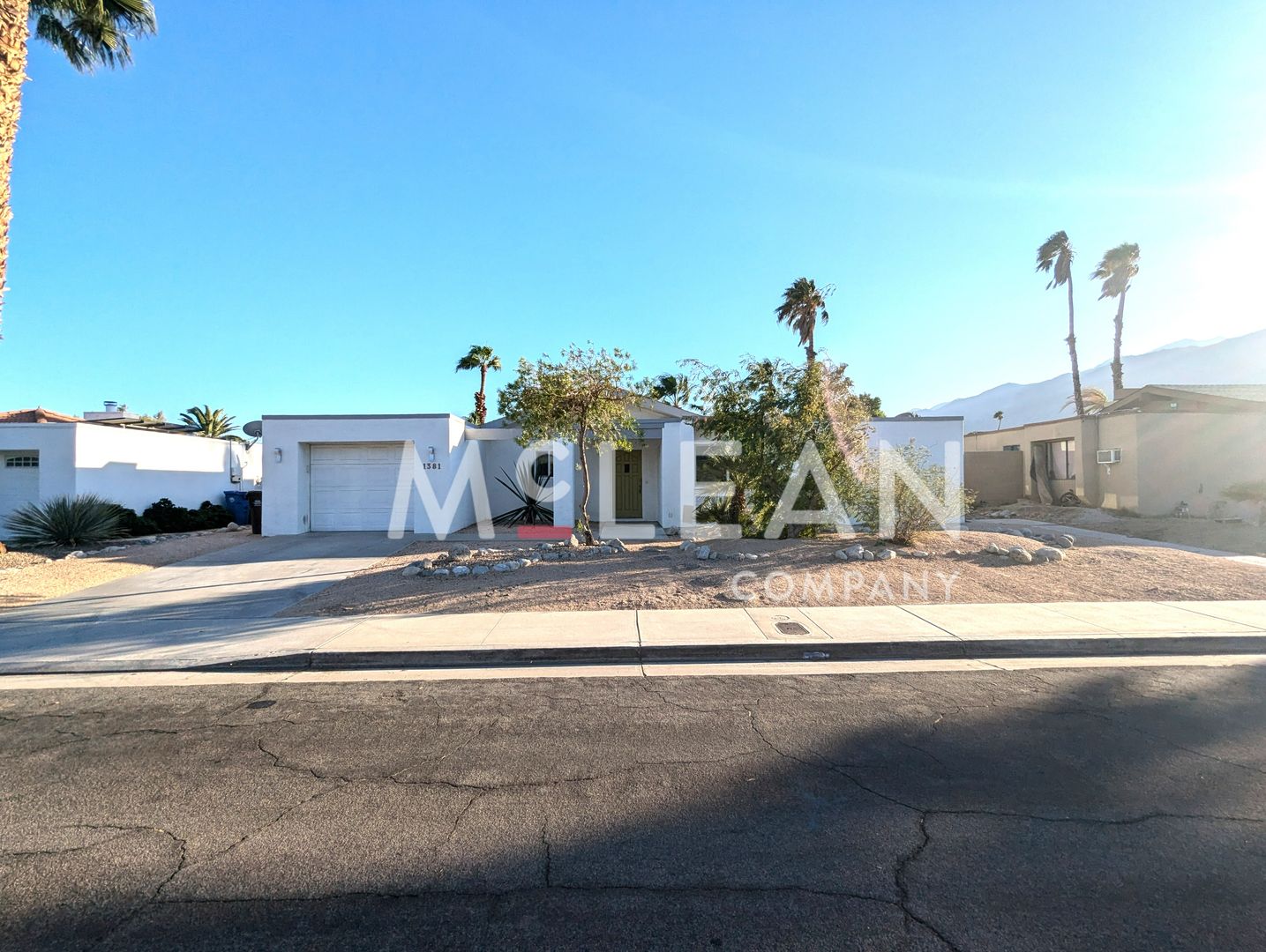 Palm Springs House: 1381 E. Padua Way