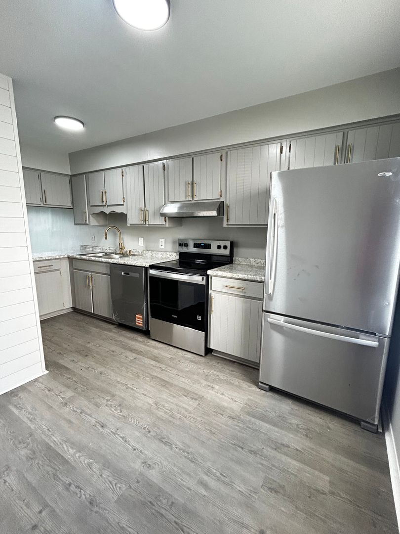 Valdosta Apartment: 1509 Pine Street