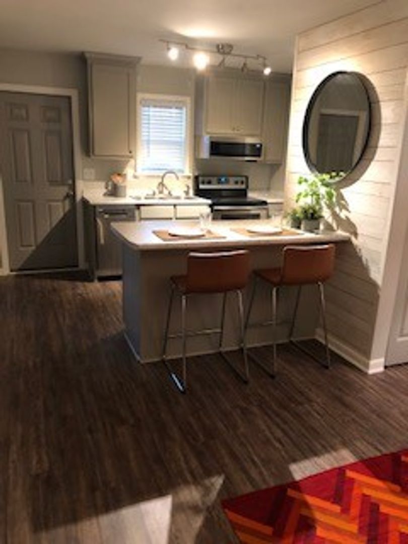 Valdosta Apartment: 1726 Poplar Street