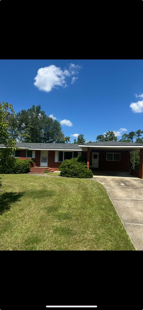 Valdosta House: 1220 W Park Ave