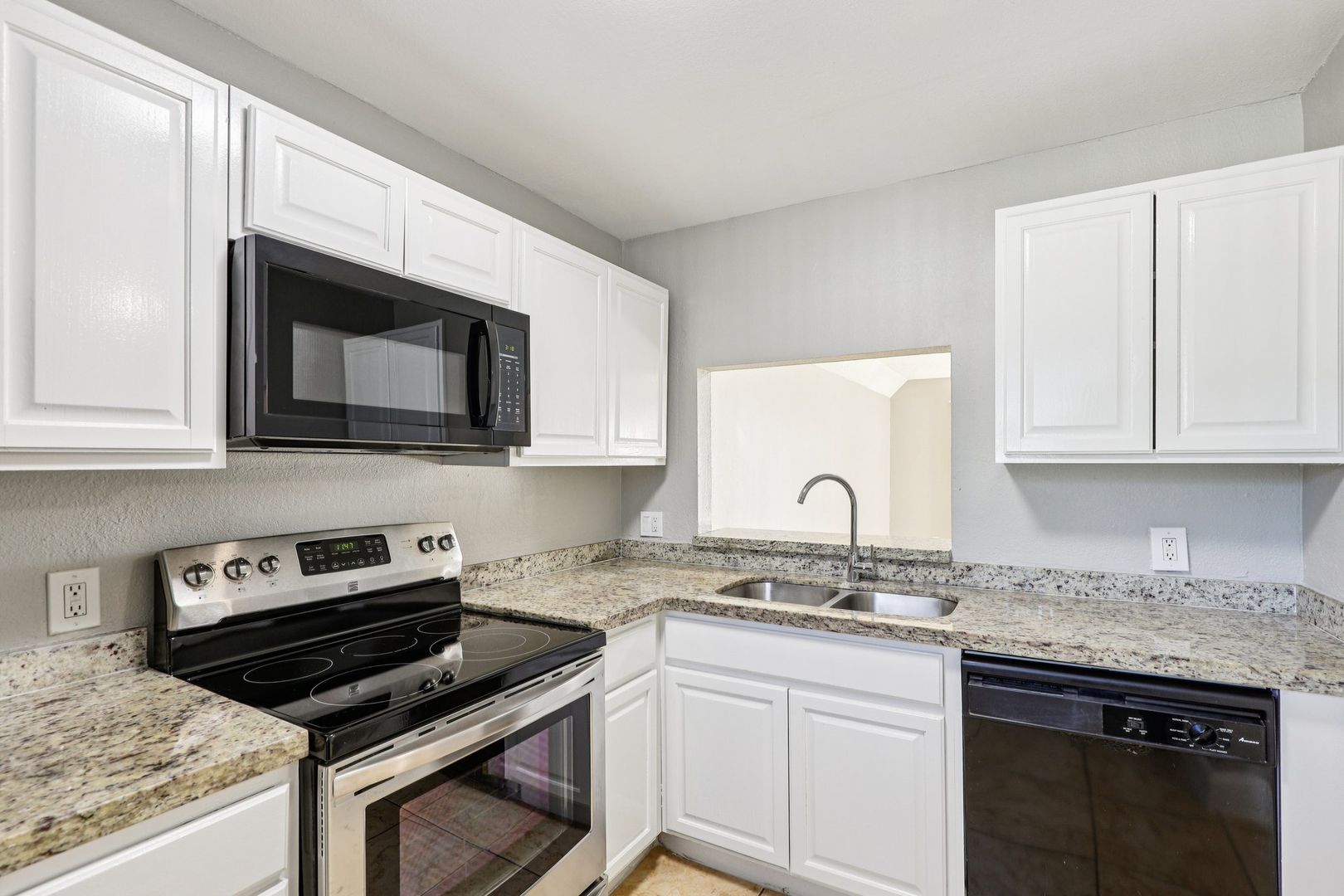 Davie Apartment: 5060 SW 64th Ave