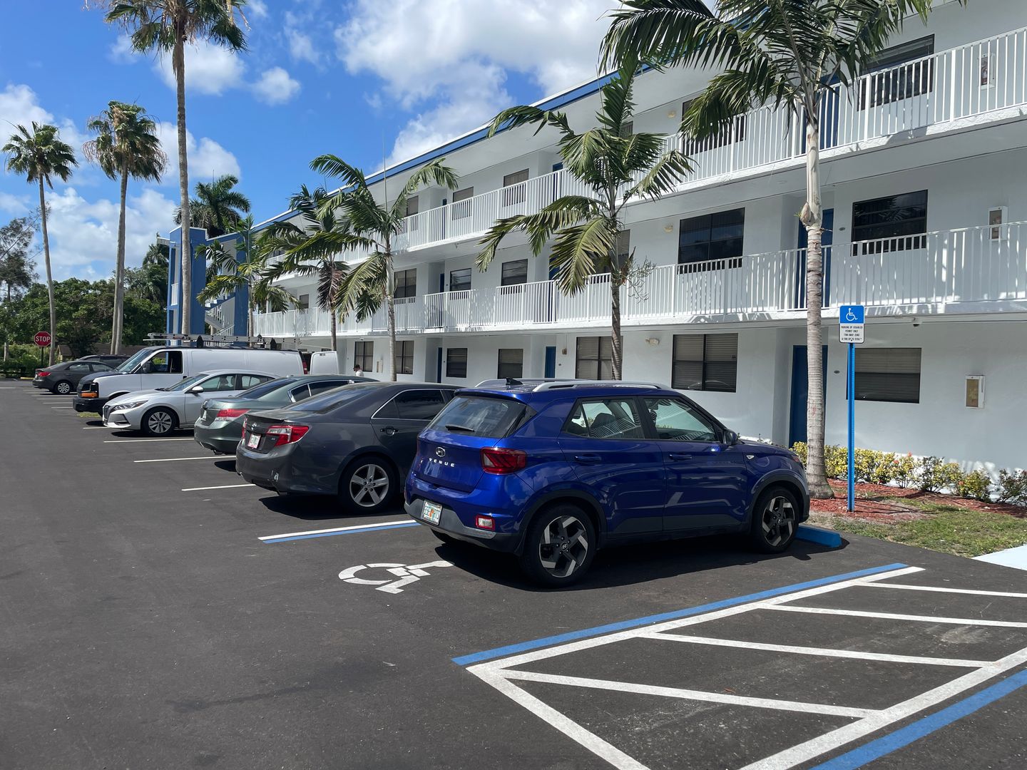 Davie Apartment: 5060 SW 64th Ave