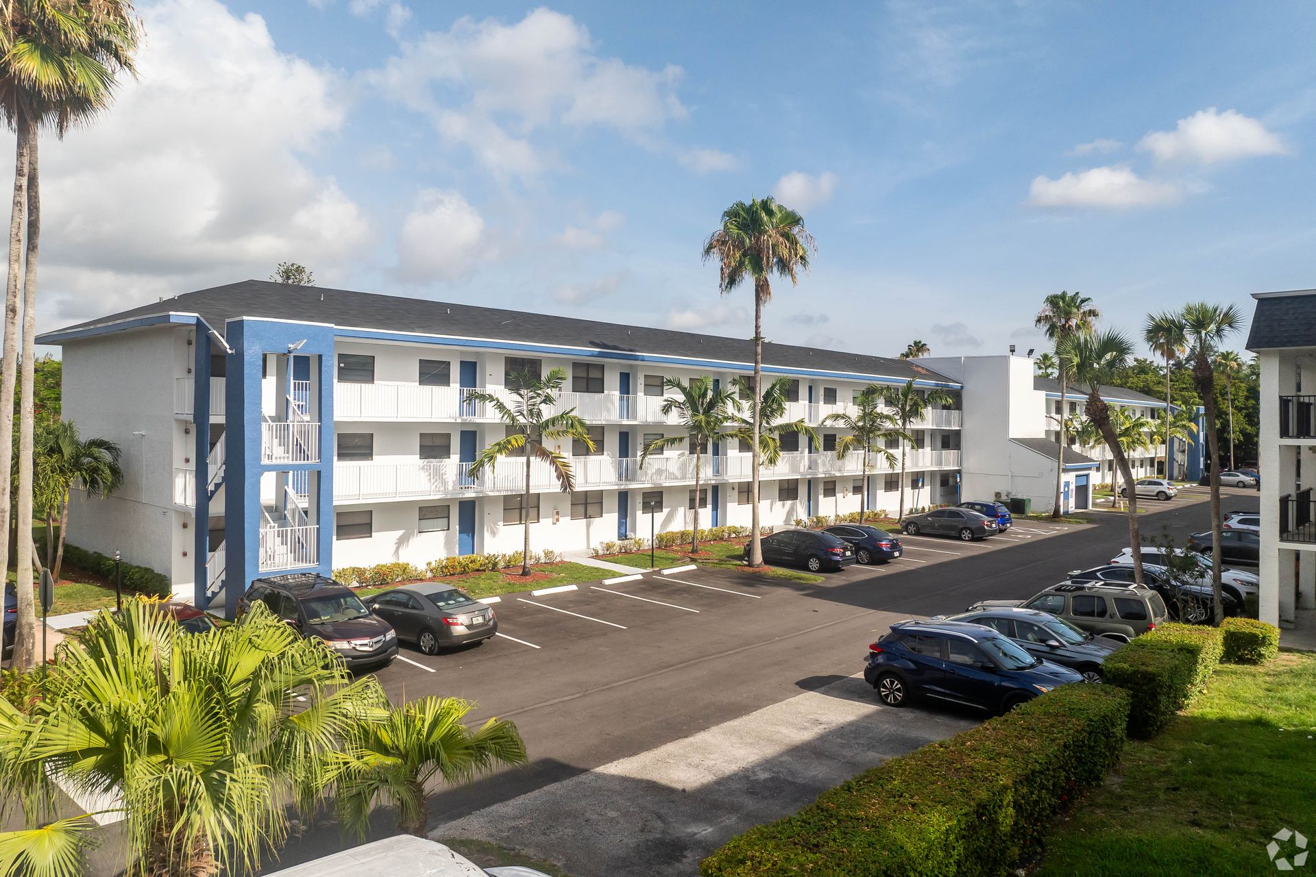 Davie Apartment: 5060 SW 64th Ave