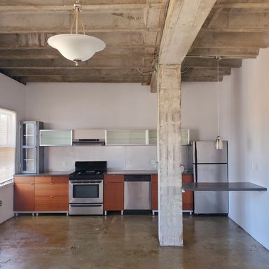 Stylish 1 Bedroom Loft Style Unit – photo 1