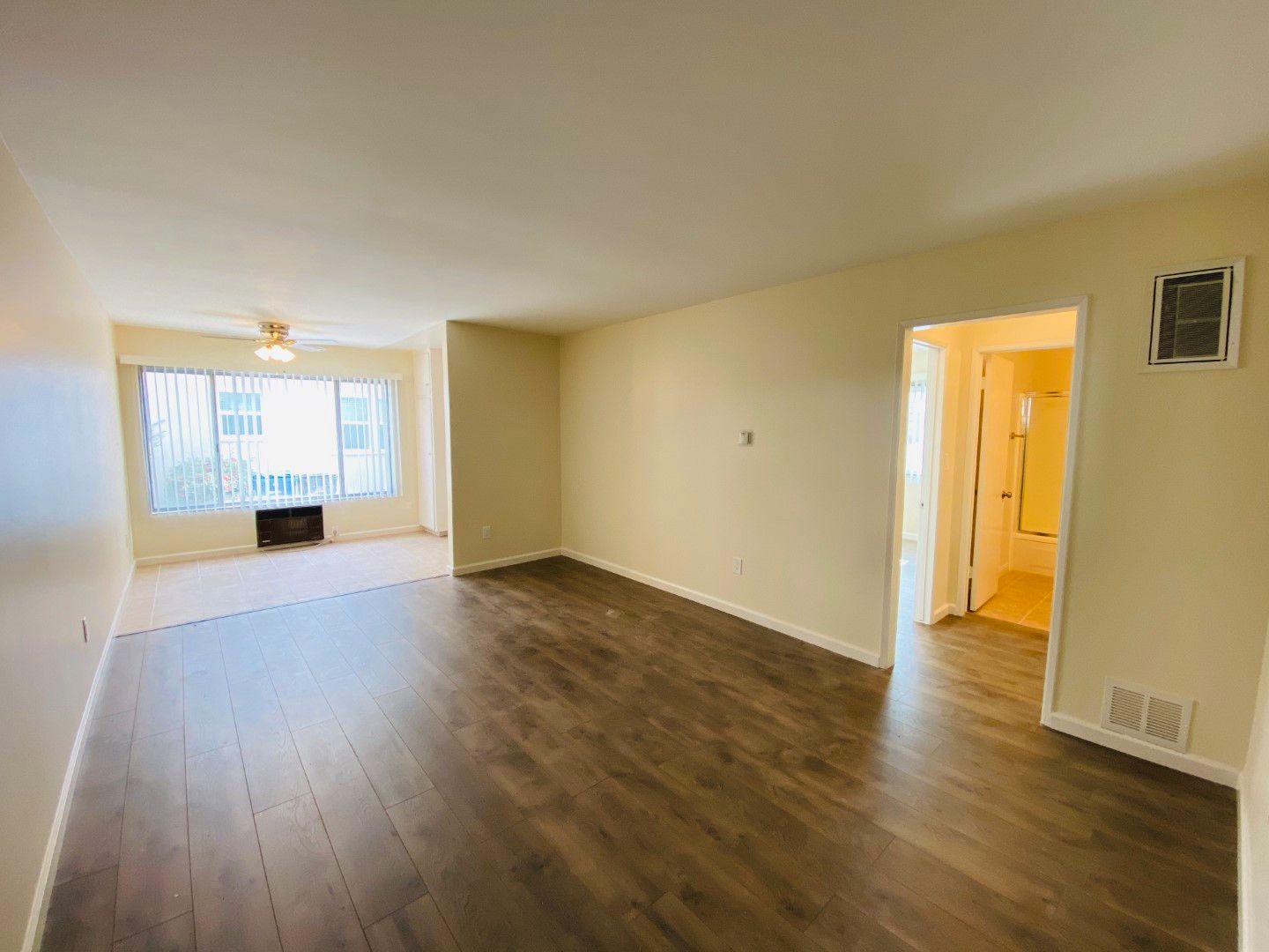 STUDIO CITY Apartment: 10851 MOORPARK ST