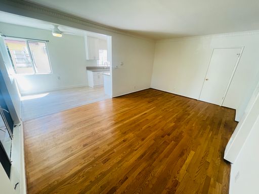 Residential Neighborhood Downstairs 1 Bed – photo 1
