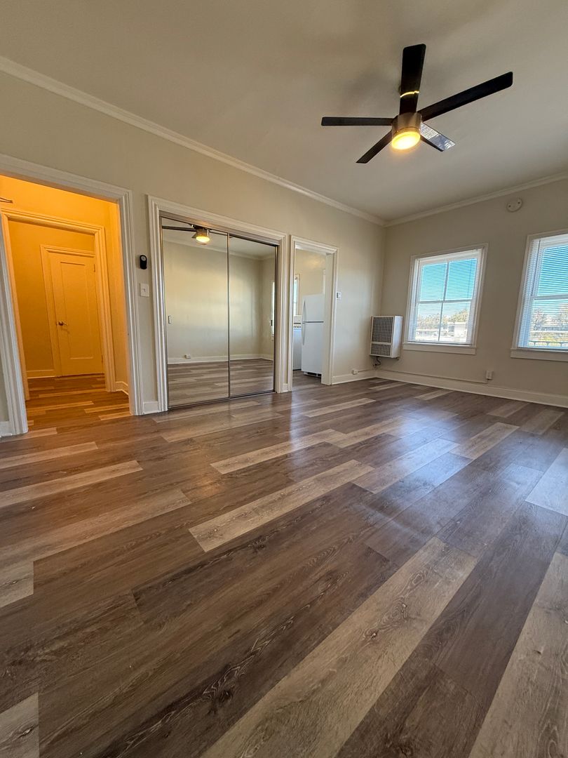 LOS ANGELES Apartment: 3441 W 2ND ST.