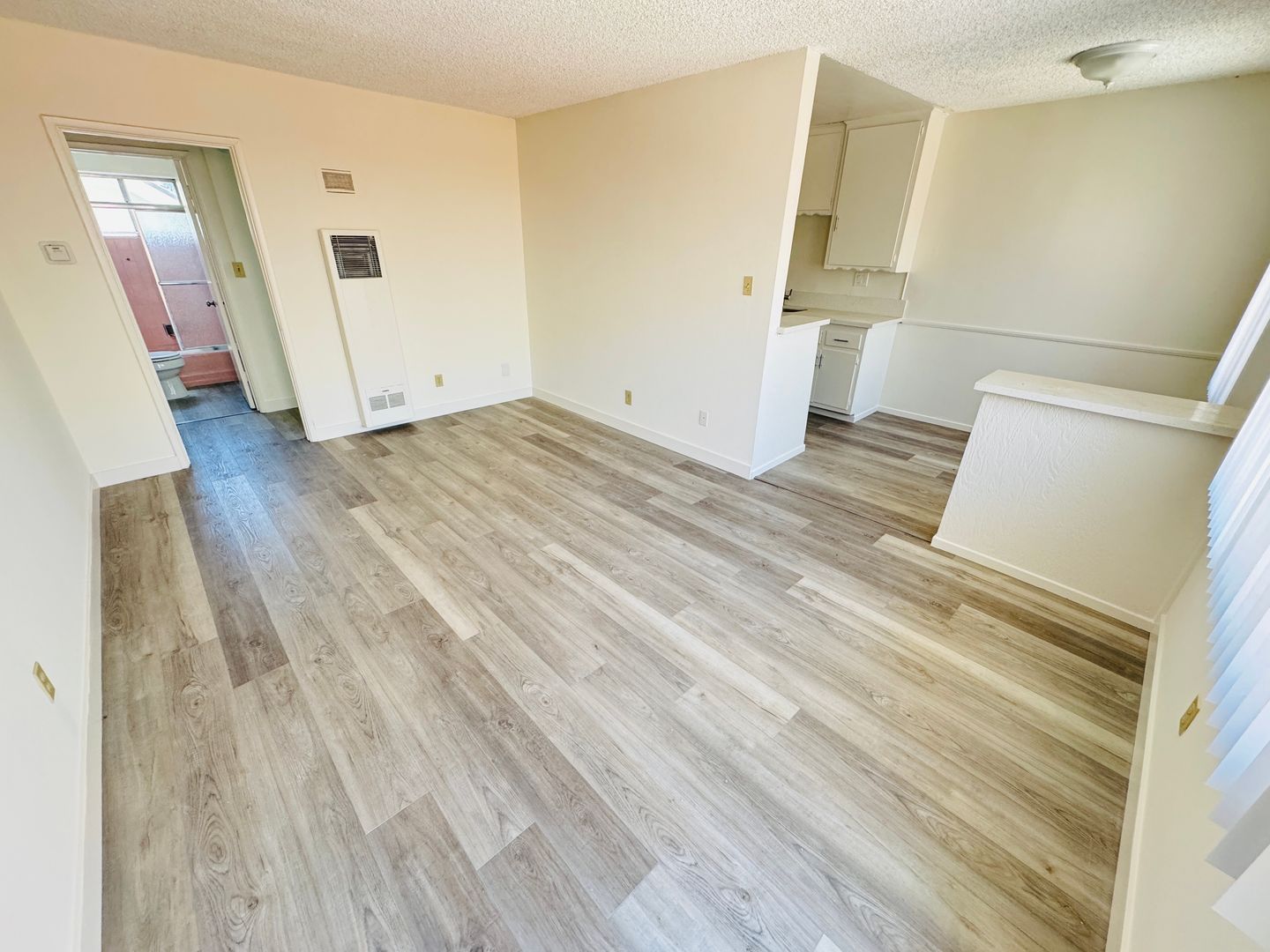 LOS ANGELES Apartment: 1049 N MARIPOSA AVE