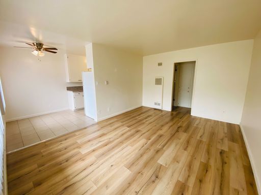 REMODELED 1 bed in Hollywood – photo 1