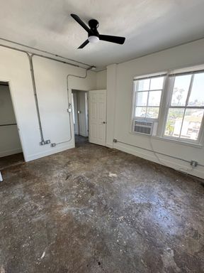 ***Newly remodeled Loft-stle One Bedroom!*** – photo 1