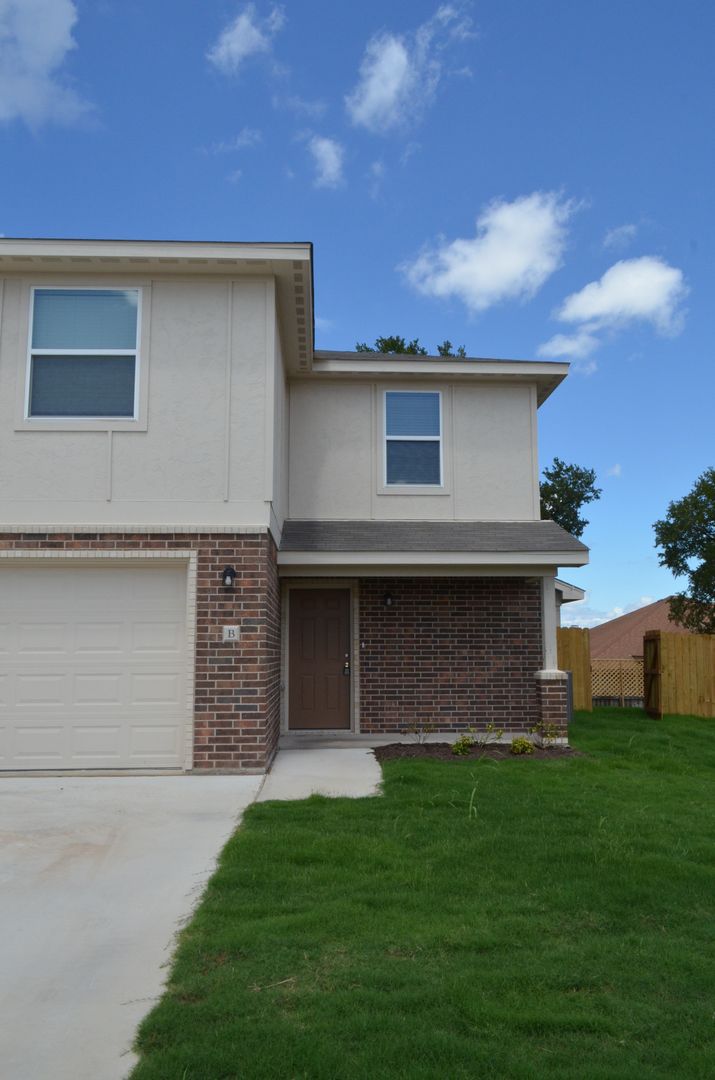 Copperas Cove Apartment: 1701 Castroville Tr