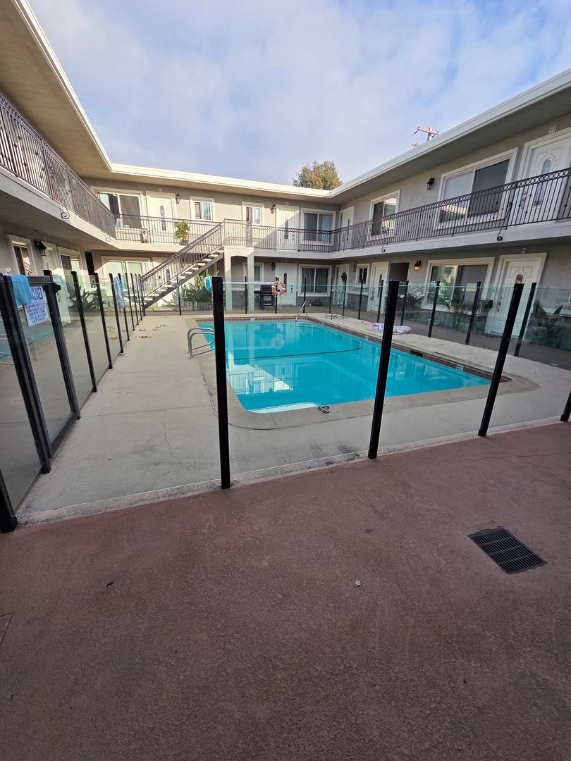 Imperial Beach House: 615 9th Street #5