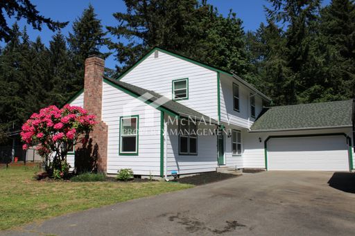 3 Bedroom, 2.5 Bathroom Home with Garden Space in Gig Harbor – photo 1