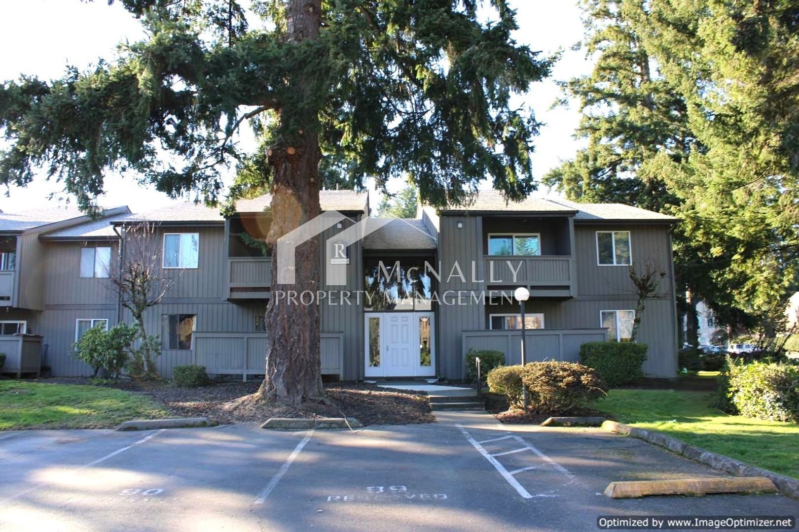 Tacoma House: 1610 N Defiance