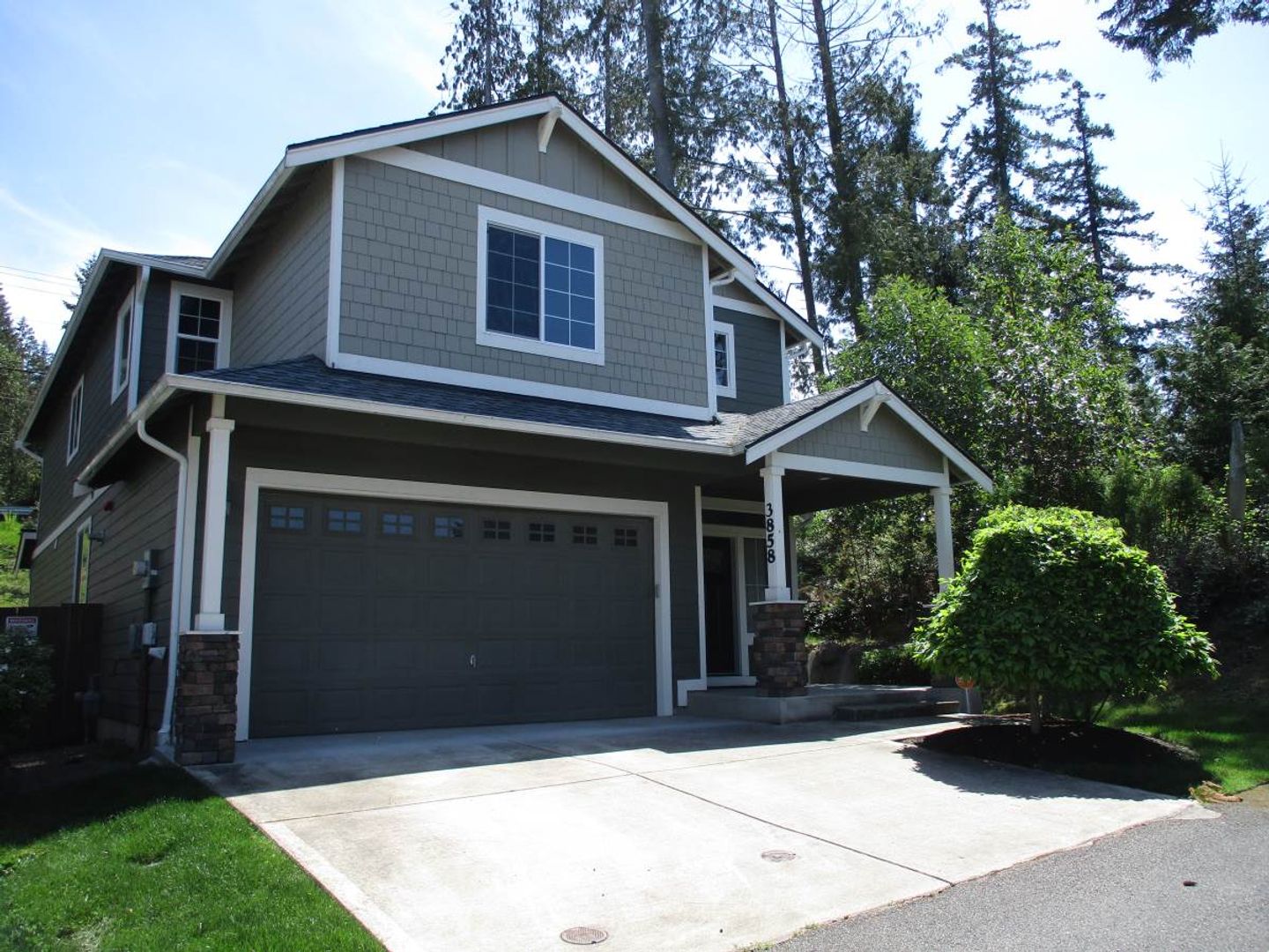 Bremerton House: 3858 Maritime Ct SW