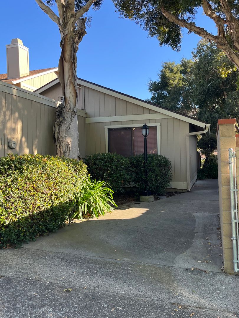 San Luis Obispo House: 2250 King Court #13