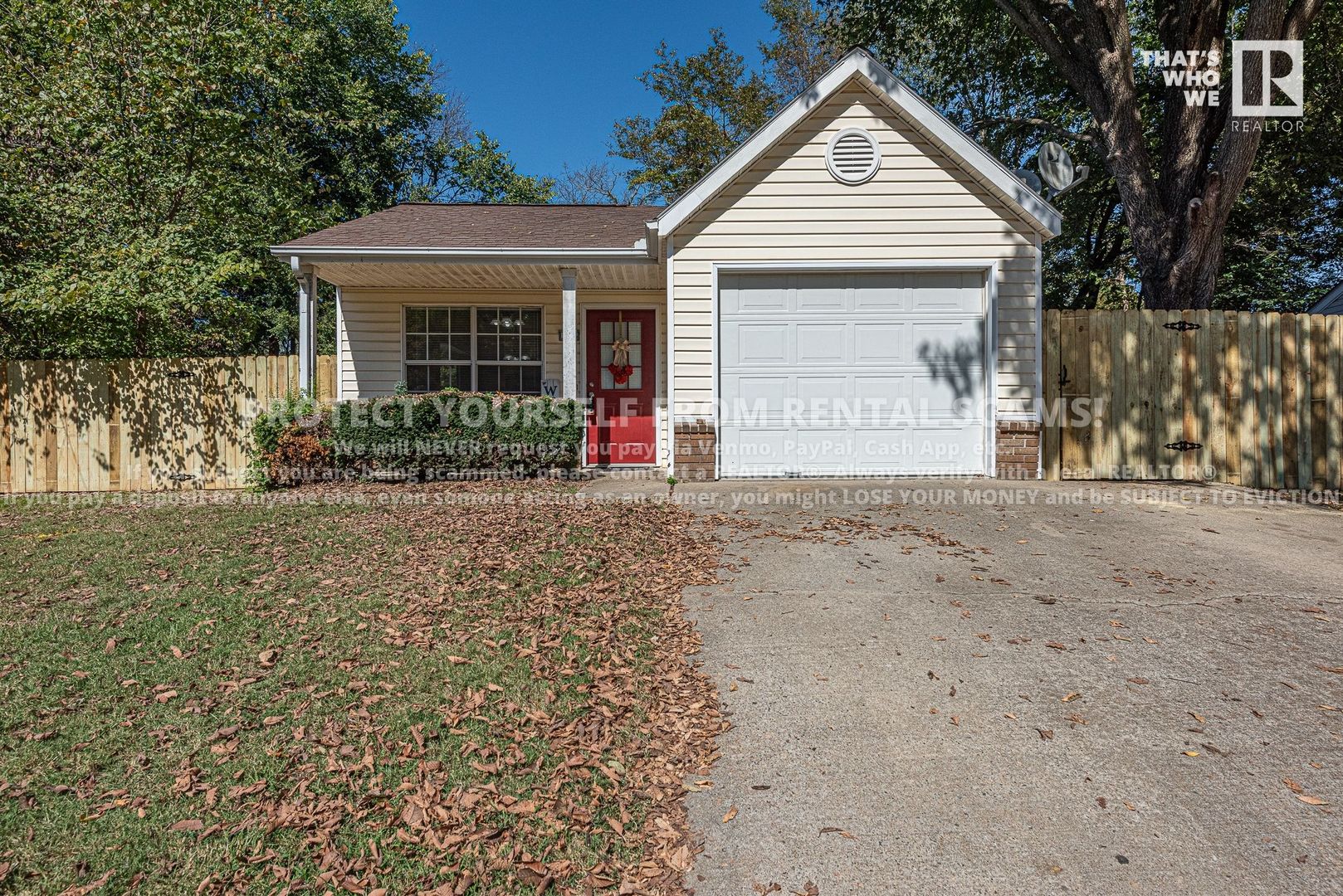 Fayetteville House: 3206 W Oakfield St