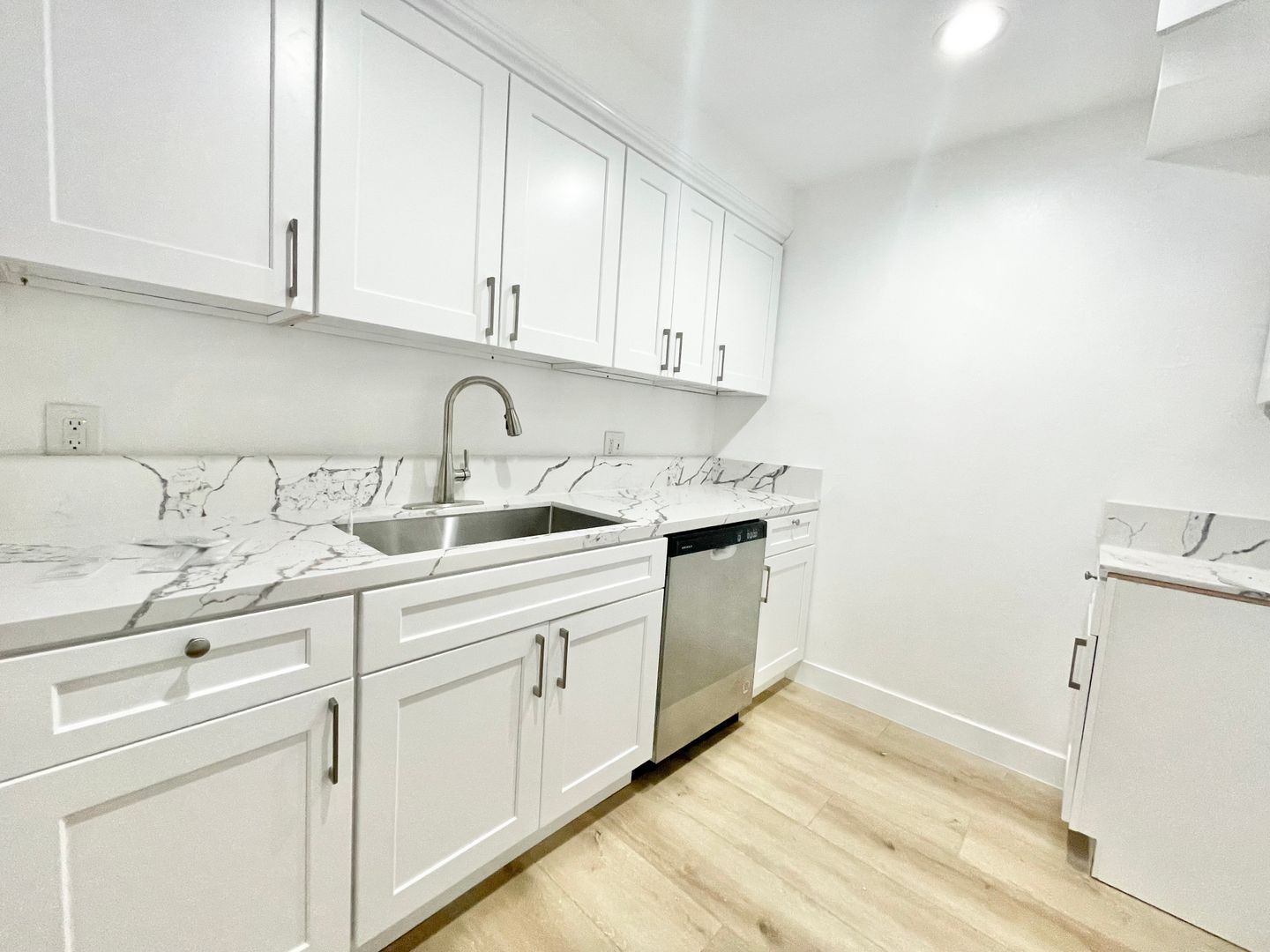 North Hollywood Apartment: 11329 Otsego St.