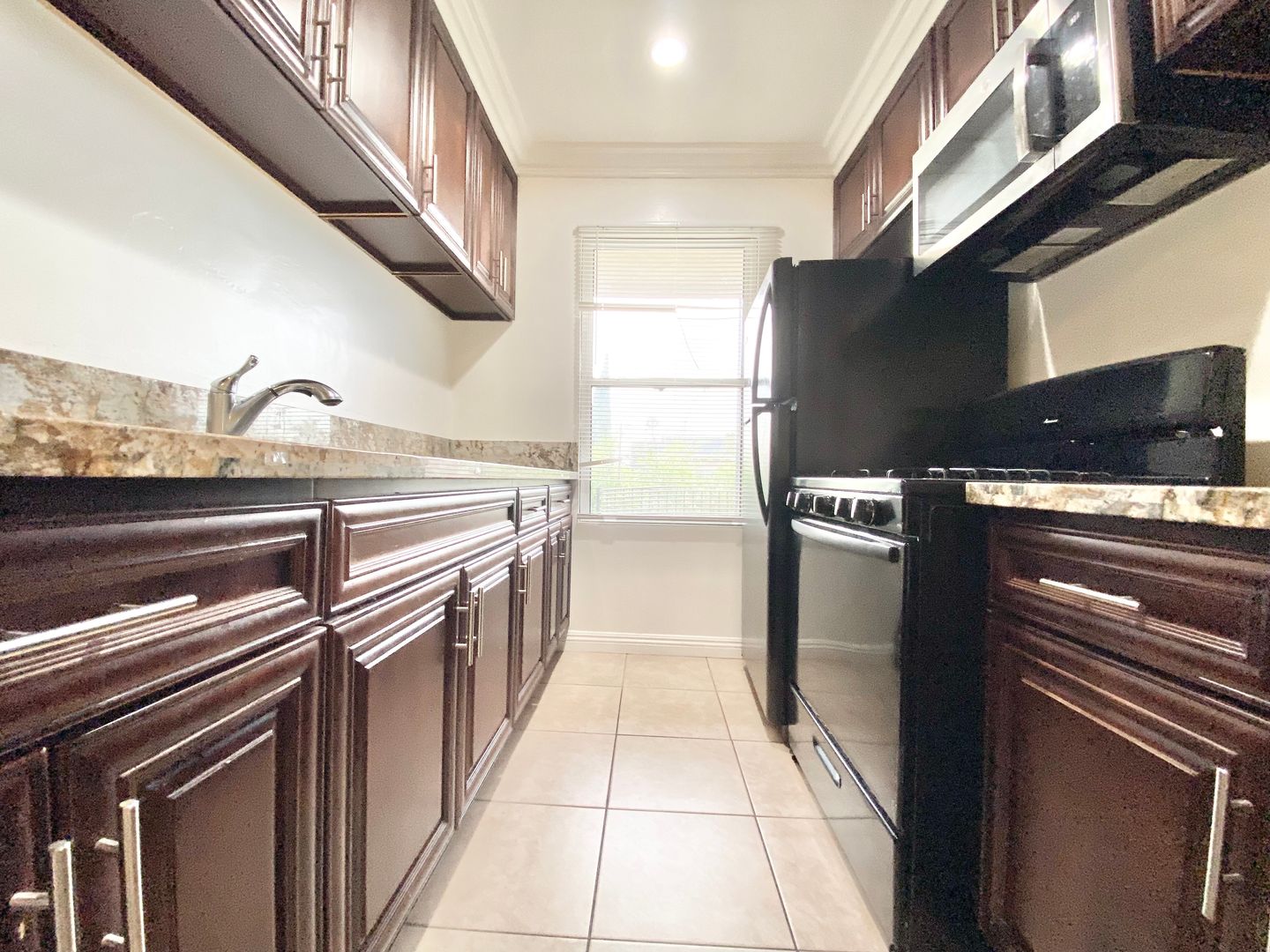 Winnetka Apartment: 20445 Saticoy St.