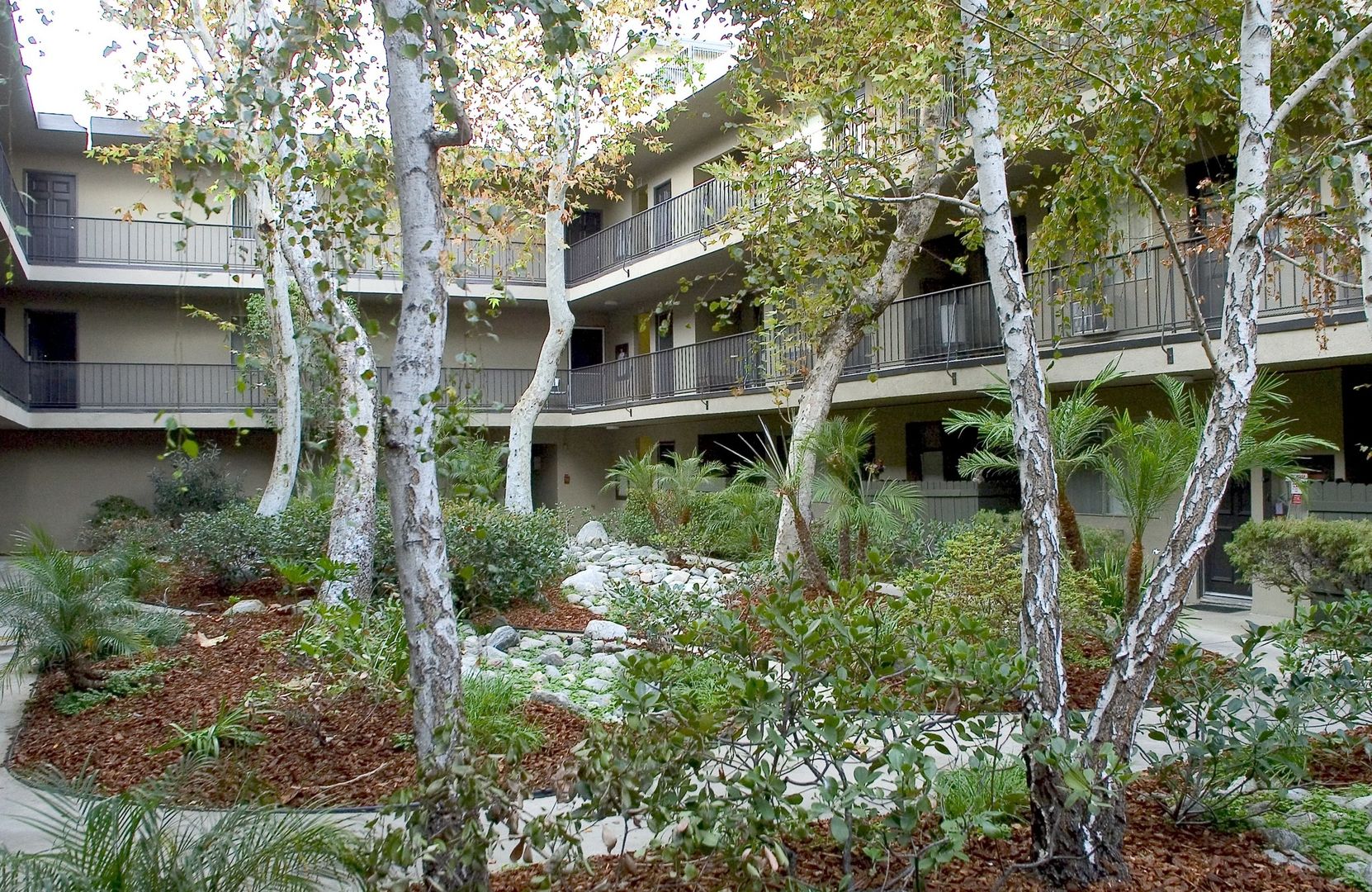 Encino Apartment: 5415 Newcastle Ave