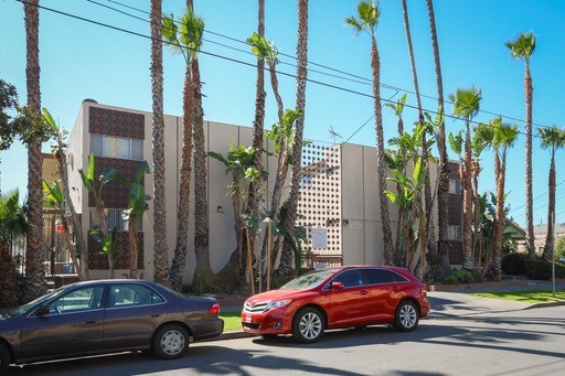 Los Angeles Apartment: 5222/5226 Lexington Ave.