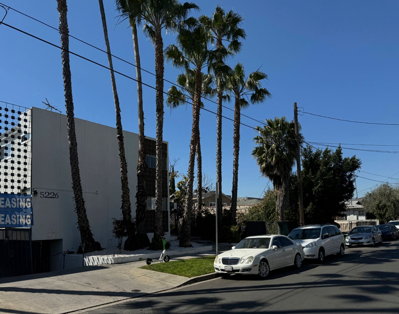 Los Angeles Apartment: 5222/5226 Lexington Ave.