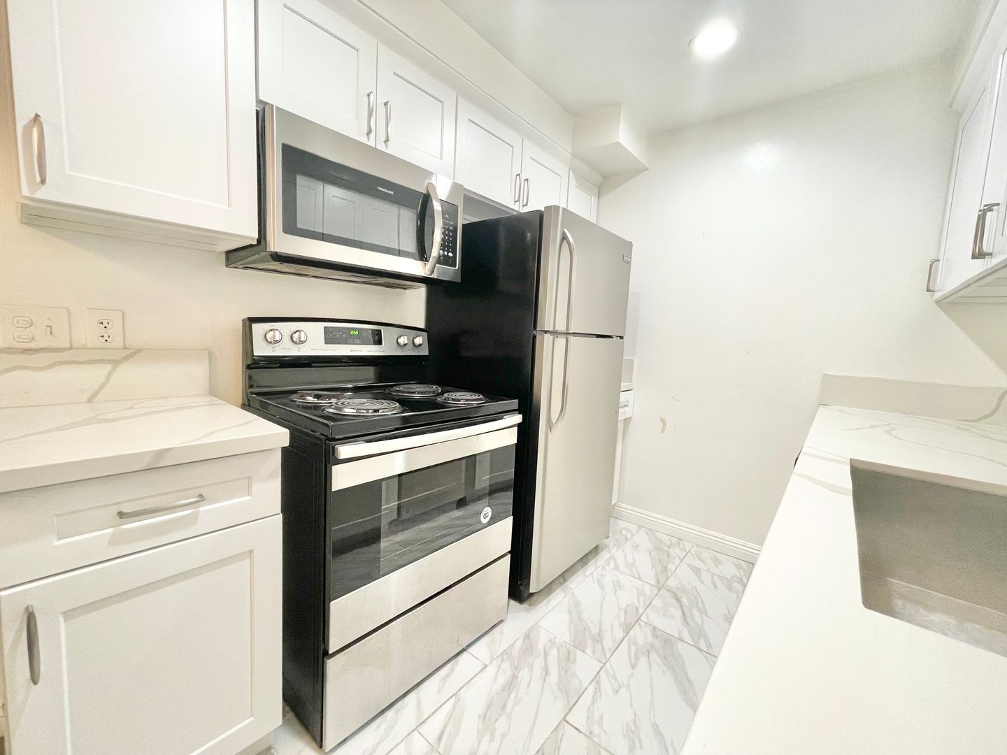 North Hollywood Apartment: 11329 Otsego St.