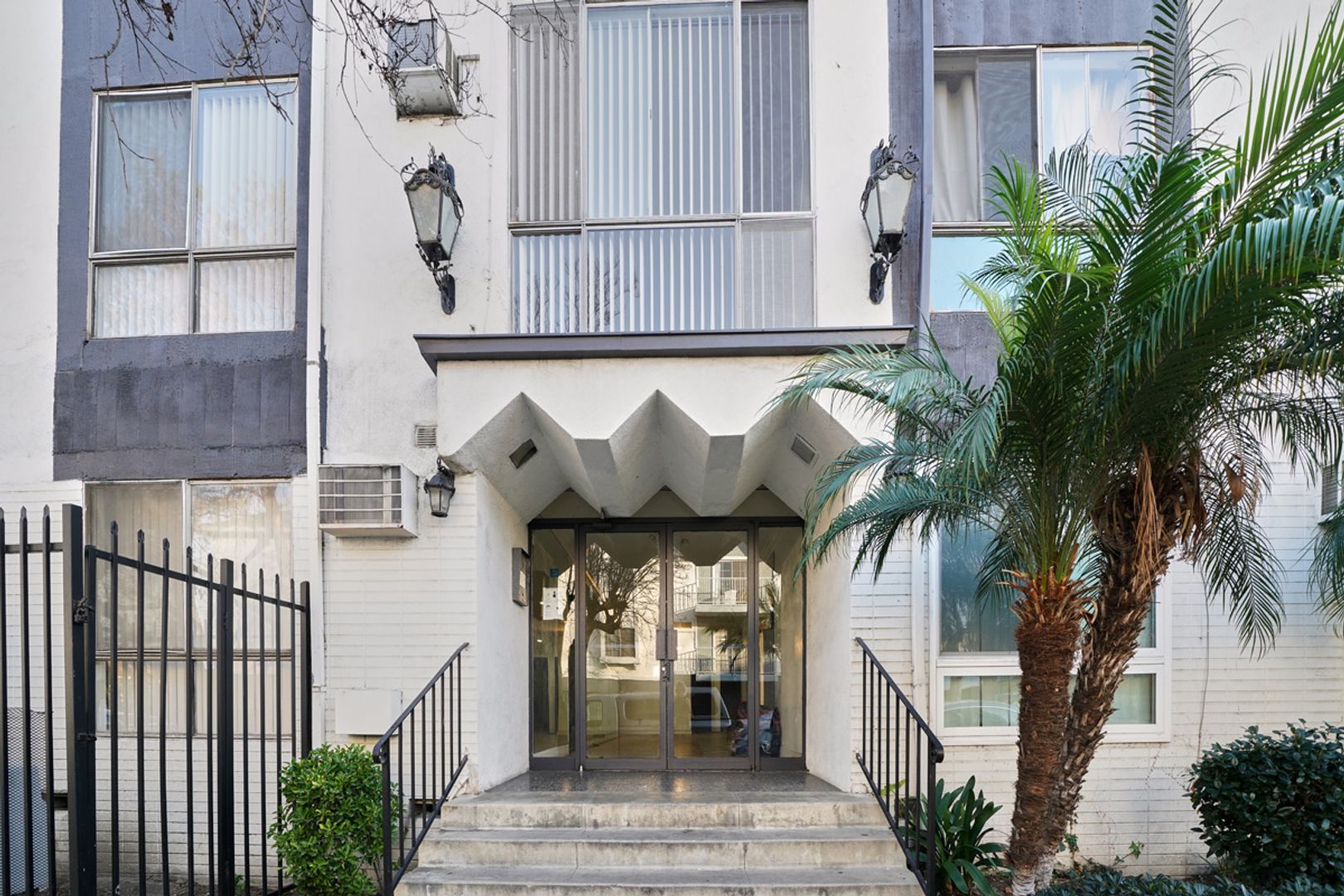 North Hollywood Apartment: 5726 Camellia Ave.