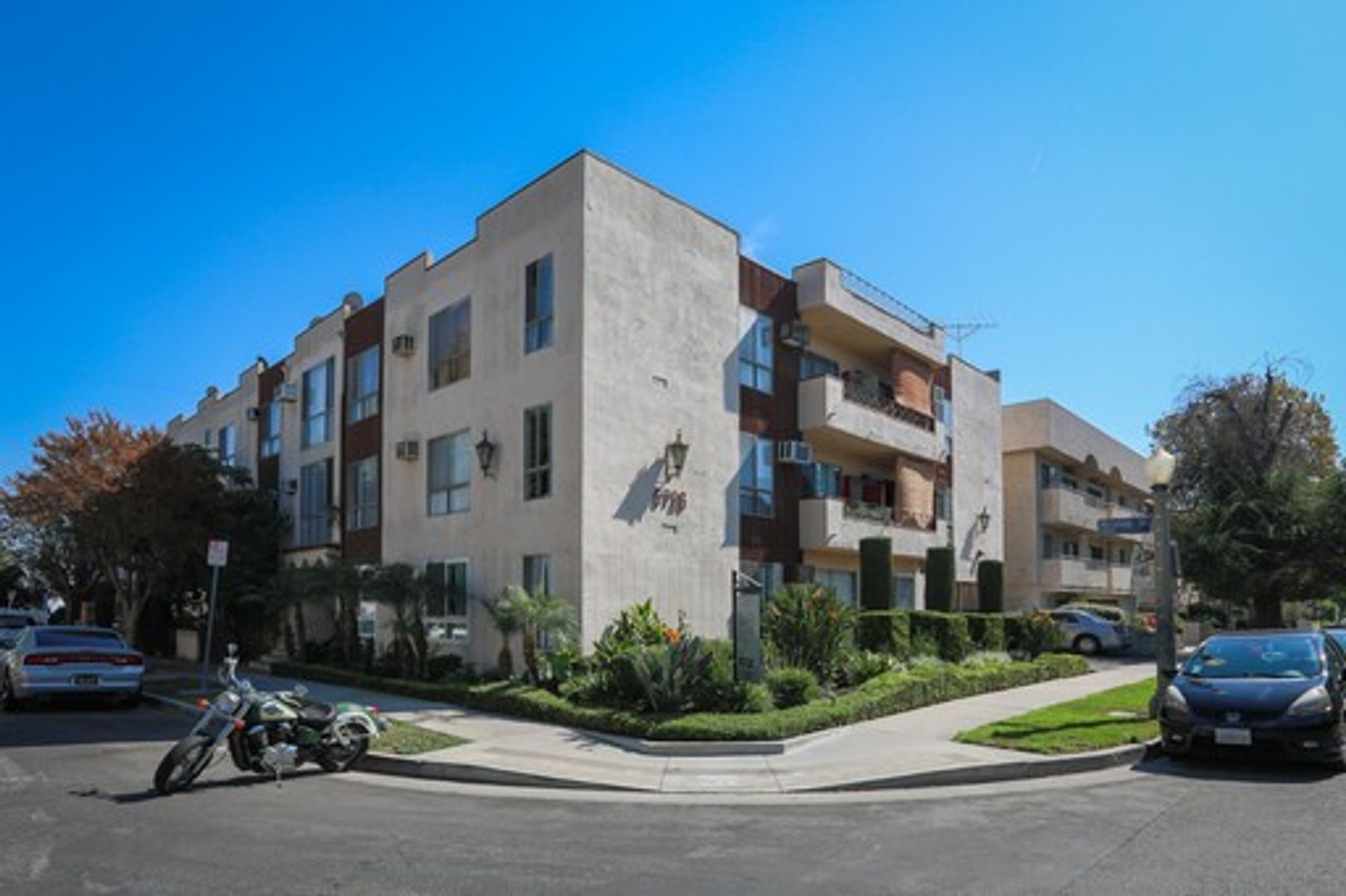 North Hollywood Apartment: 5726 Camellia Ave.