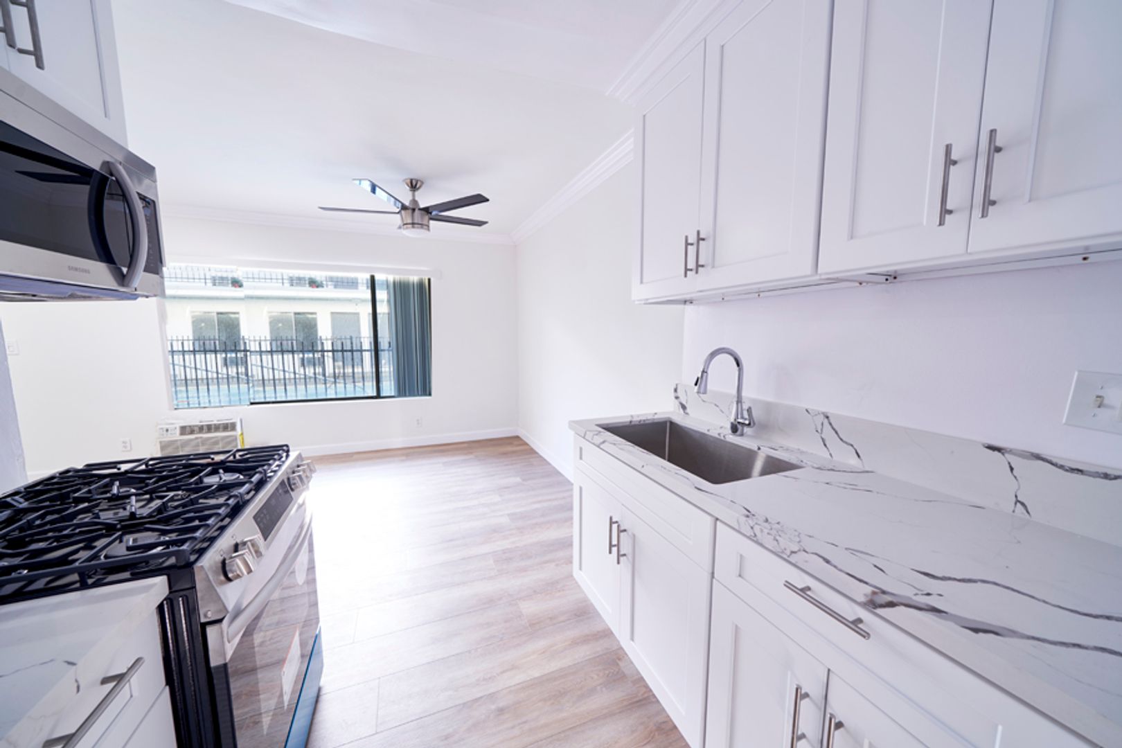 Winnetka Apartment: 20445 Saticoy St.