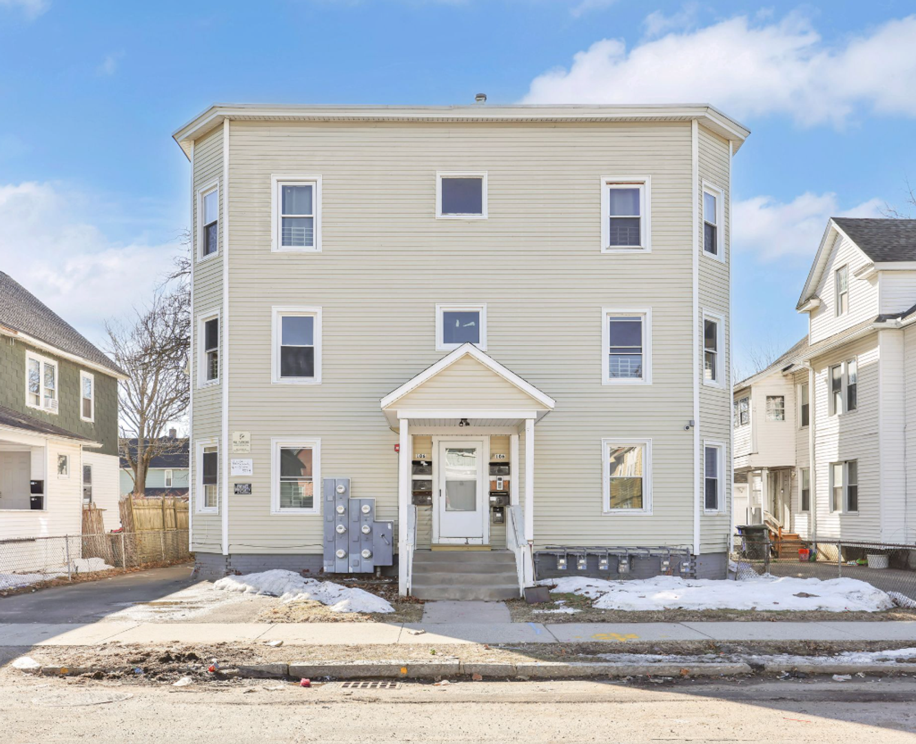 Springfield Apartment: 106 Malden Street