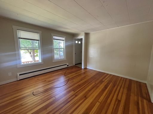 Charming & Spacious 2-Bedroom Townhouse in the Heart of Town! – photo 1