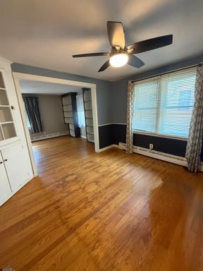 Well-maintained 2-family home in a quiet neighborhood close to Baystate Medical, Van Horn Park and 291 access! – photo 1
