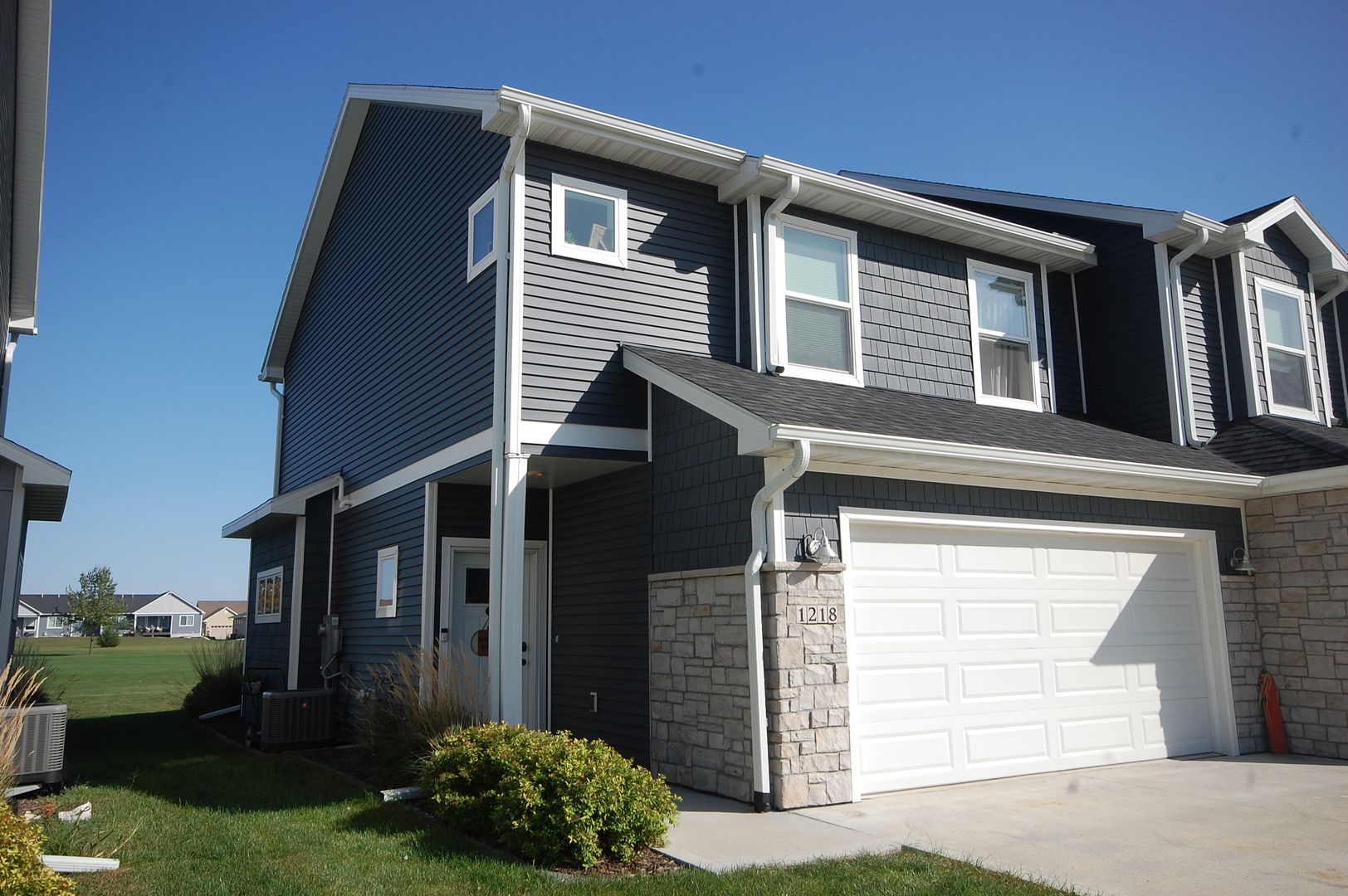 Boone Townhome: 1218 S Linn St