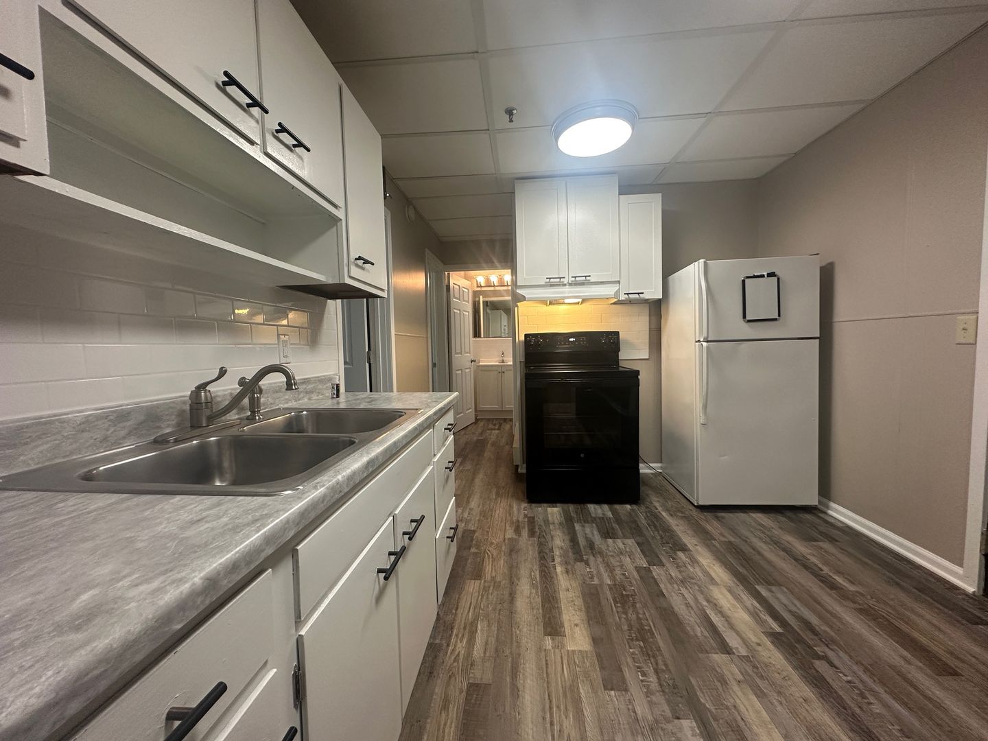 Boone Apartment: 809 Keeler St.