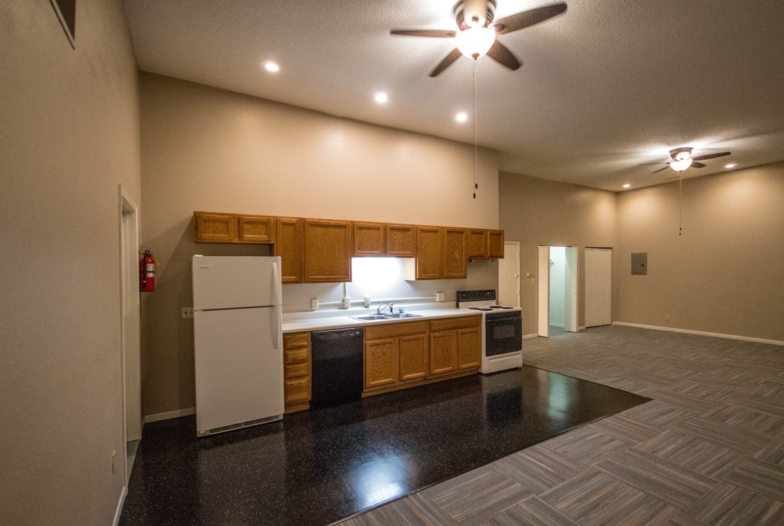 Boone Apartment: 813 Story St.