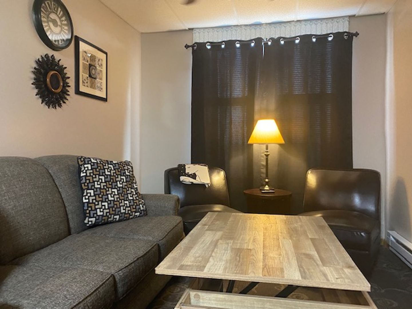 Boone Apartment: 814 8th St.