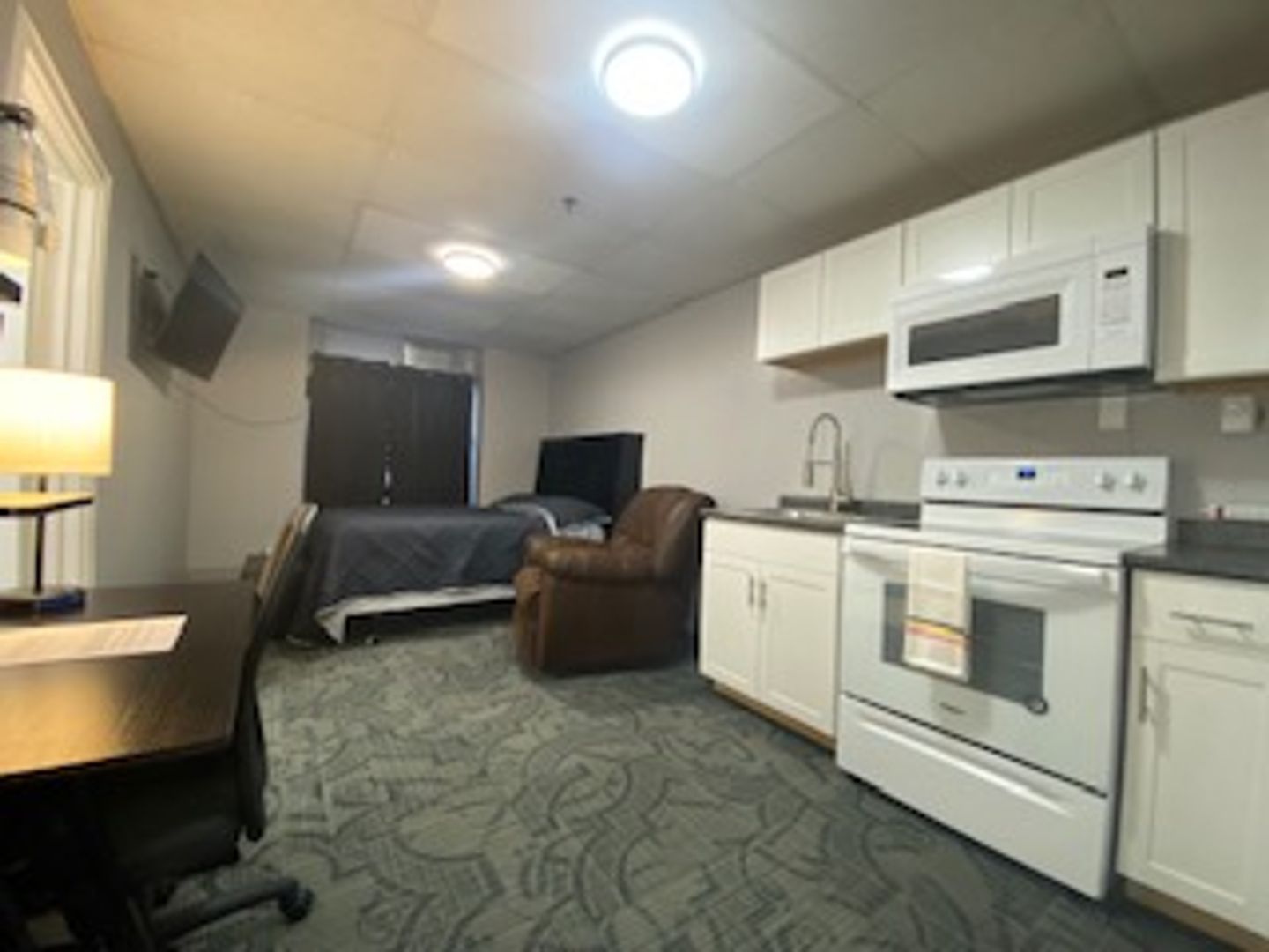 Boone Apartment: 814 8th St.