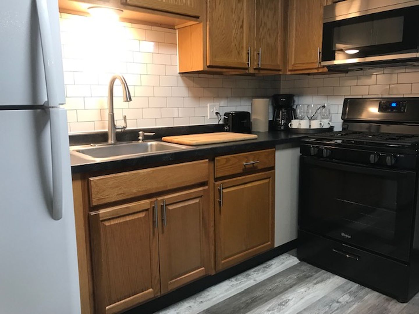 Boone Apartment: 814 8th St.